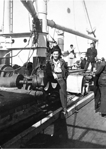 1949年3月,马龙章在“宝通号”上。 1949年3月,马龙章在“宝通号”上。
